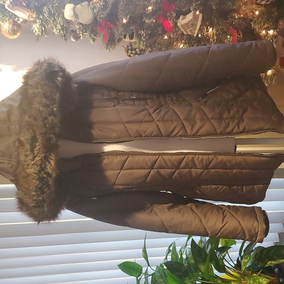 Women's d.e.t.a.i.l.s Hooded Jacket - Picture 8 of 14